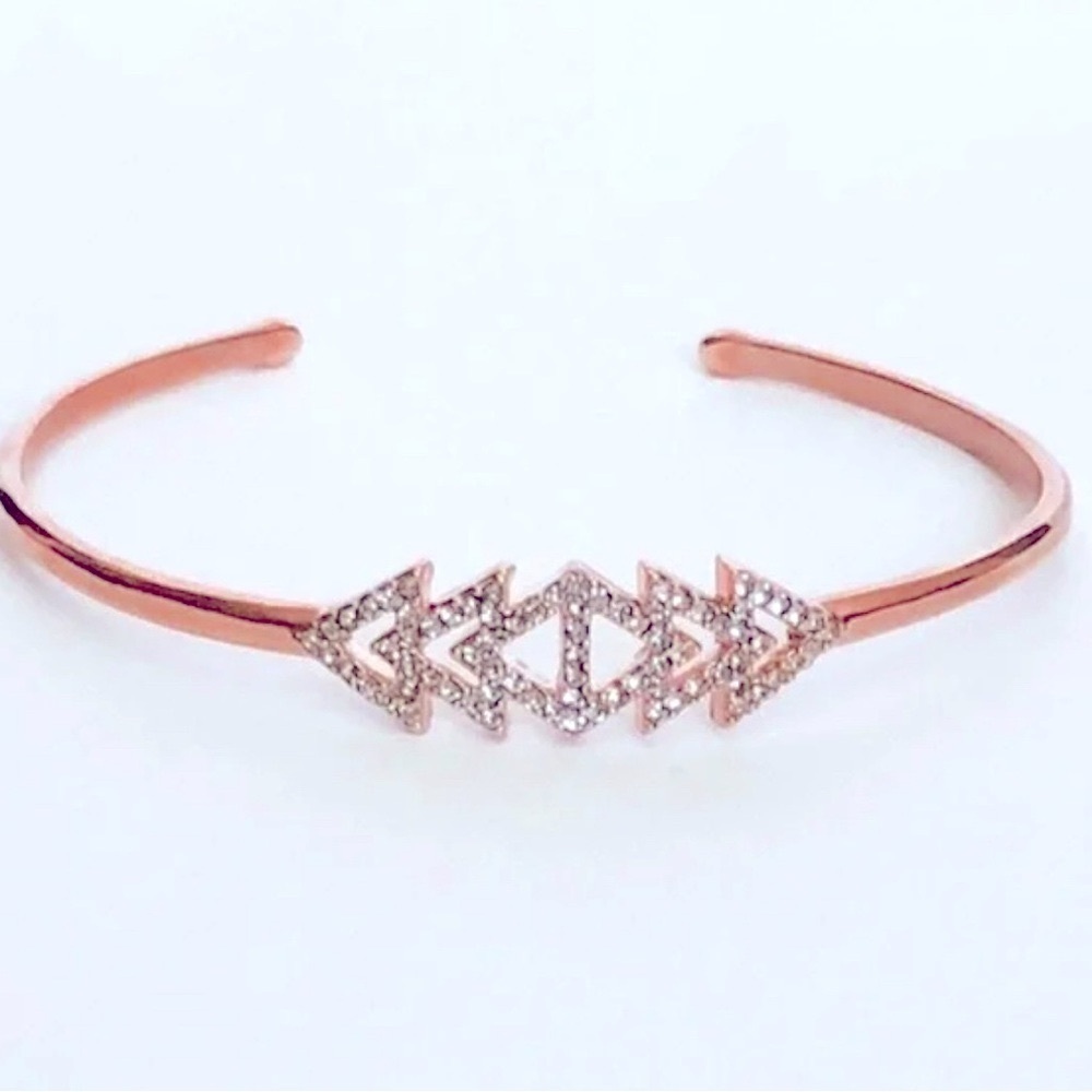 NWT Stella and dot rose gold pave crystal cuff in size S/M